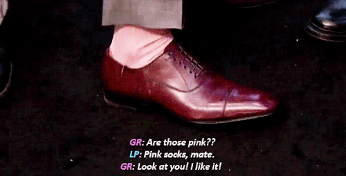 thedailypayne: Liam and his pink socks (to match his pink pocket square) | 2015 American Music Award