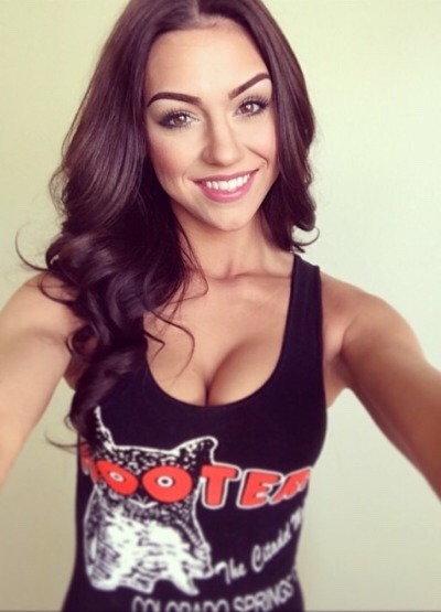 Hooters Makes You Happy