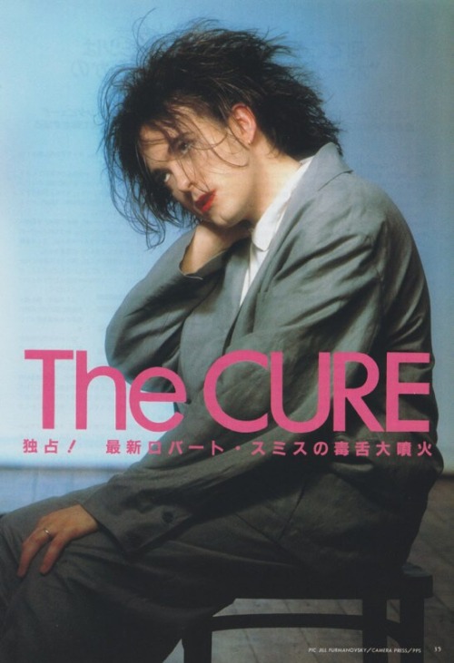 jupiterjuniper:  Robert Smith of The Cure 