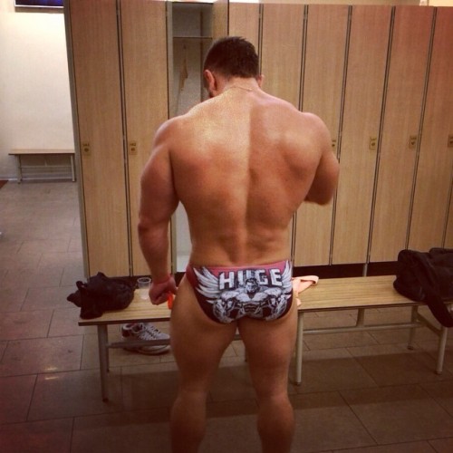 deegle4muscle:  Leo Bartenev 2014 (via) Follow on http://deegle4muscle.tumblr.com/ 