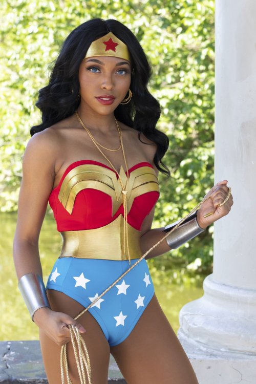 superheroesincolor:Wonder Woman Classic  #Cosplay by  CutiepiesenseiCosplayer instagram / 