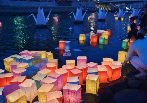 guardian:  Lanterns for peace: Japan marks 70th anniversary of Hiroshima atomic bomb | VideoOn 6 August, Japan marked the 70th anniversary of the atomic bombing of Hiroshima. In the city’s Peace Memorial Park, people floated dozens of colourful paper