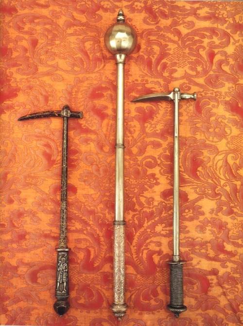 teadrunktailor:urnord:owloftherearburghs:Maces and the warhammers known as horseman’s pick.So 