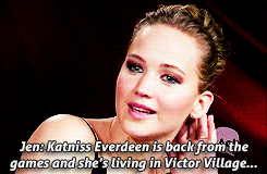 fairestregal:  Jen giving a six-second review synopsis of Catching Fire (x) 