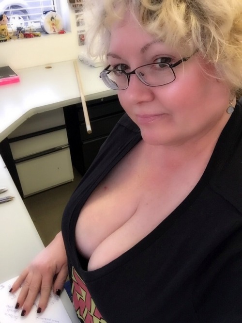 lustfullyyoursxoxo:  Work tease! ❤️ They taste and feel as good as they look…trust me! 😍