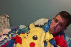 bnfsmok111:  zackisontumblr:  who wants to cuddle under my pokemon blanket?  I do, I do!! 