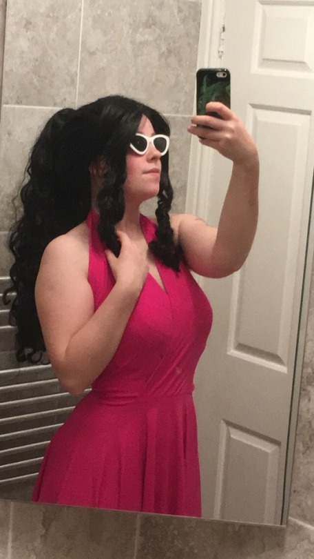 lucys-starry-eyes:  It’s con in legit like 2 weeks so I did a little Momo costest! I forgot to put the bow on the back of the dress this time so I’ll have to remember it at con lmao 