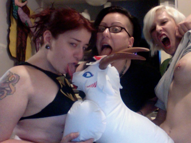 freshiejuice:  anastassiabear:  That one time London Andrews, Freshie Juice, and