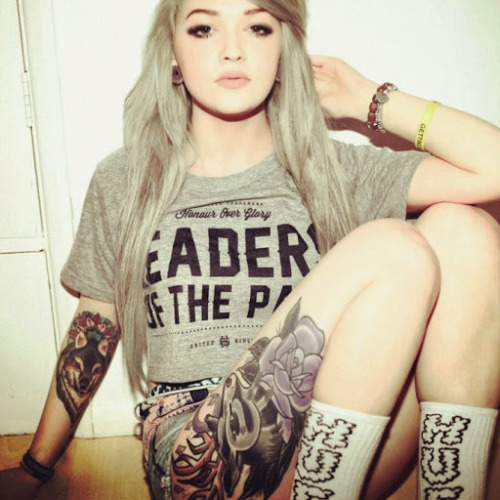hot-tattooed-chicks: A decent one ! ift.tt/1TzcpH9