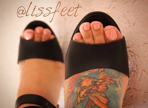 causeitsfun69: Toes for days