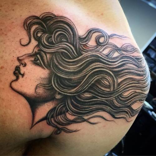 sbldnttt: By @sarahcartertattoo (at Sang Bleu London)
