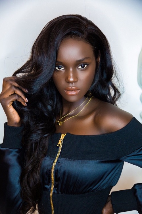 rihennasheaux:  Duckie Thot porn pictures