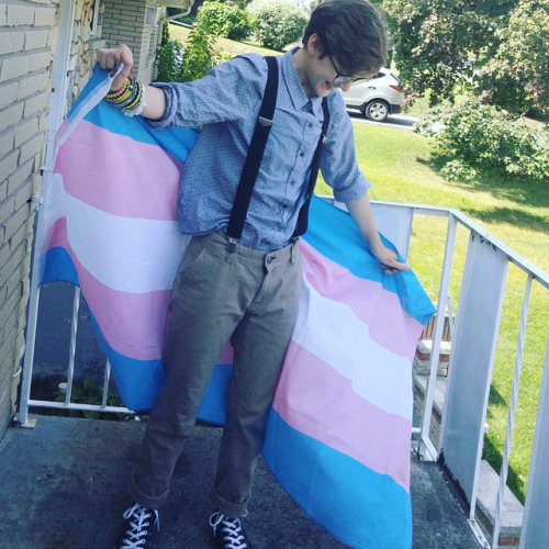 This is a trans guy whose whimsical, doodley aesthetic I really dig! @_.sunflowerboy._’s insta is a wonderful display of free expression! He likes hearts, floral, pretty colors, but he is still 100% a man 💗🌻 it’s great :)