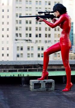 maharg66:  W.F. - Girls and guns win on a normal day, add the latex catsuit and its a slaughter lol