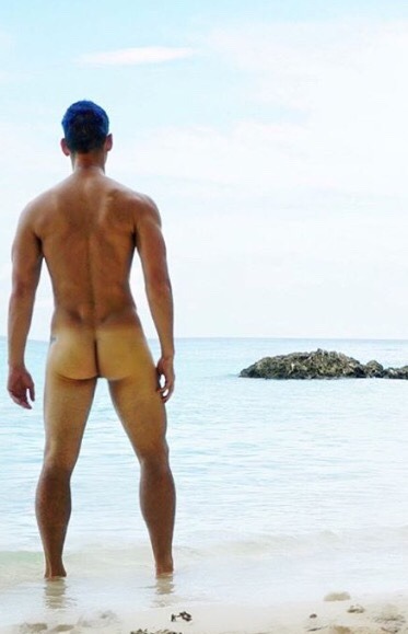 completelyfine:  http://completelyfine.tumblr.com/ Thanks for following!