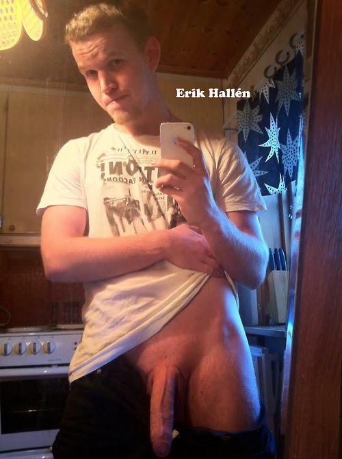 exposehimexposehim:  This cute Swede (Erik Hallén) can also be seen on YouTube, singing (but with clothes, sadly…) YouTube video He wants to be a musical star, by the way: Alingsås tidning. 