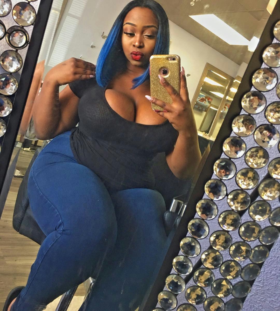 #lovethemCurves