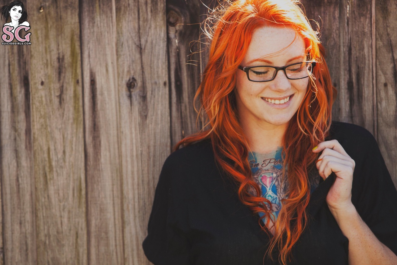 toocooltoknowhowtocaretobecool:  Annasthesia - Sweet Sunshine
