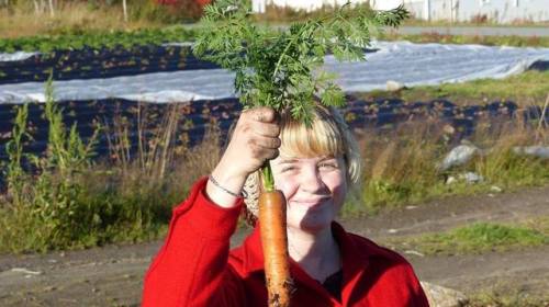 megisjumala:vampireapologist:i’m the lesbian farmer everyone’s been warning ur small tow