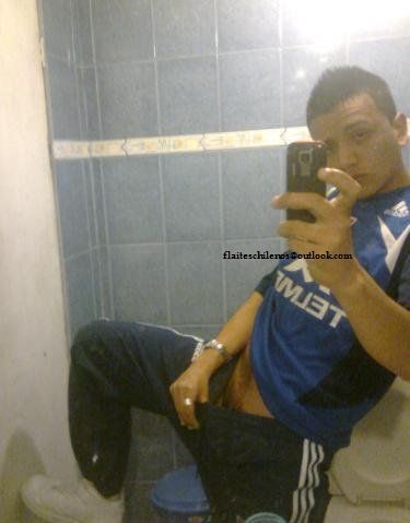 Me calientan los flaites con buzo pitillo