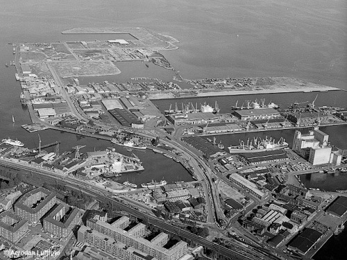 The Free Port of Copenhagen in the 50s&hellip; that is the area sealed off from the rest of the king