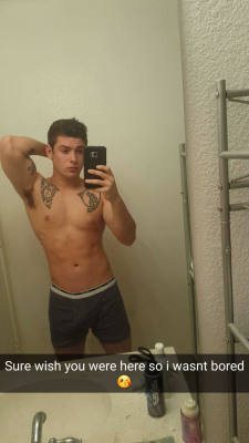 hornybicollegedude:  straightboyspics:  😍I