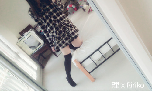 rikoxdd:  這裡愈來愈怪人了(´･ω･｀) 是不是連男孩子他們也喜歡？