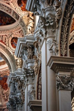 go-travel-all-aroud-the-world:  Cathedral