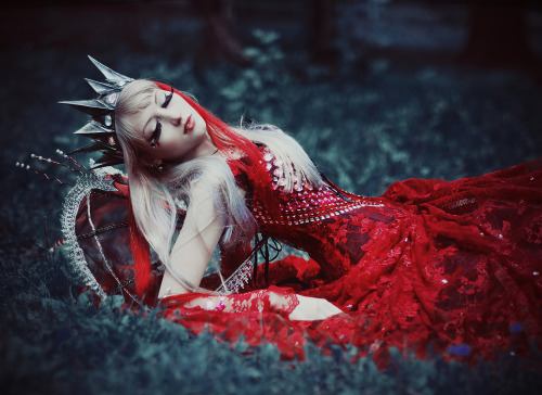 Red queen cosplay by vavalika (me) photo by marianna insomnia 