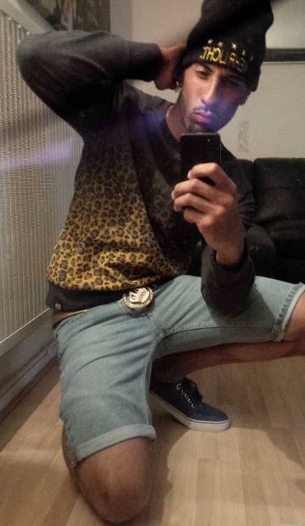ethnicboyfriends:  nigtino:  Thomas from Brixton, a bit Camp but a good Fuck!!!!  Nice to see London lads representing