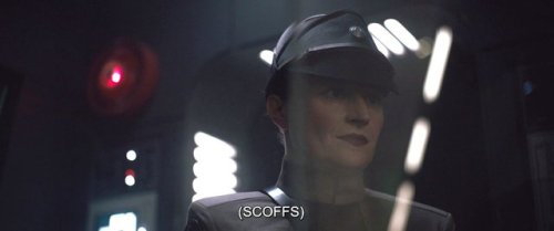 gffa:HEADCANON:  Qi’ra thinks back on this moment and thinks about how her hesitation cost her her f