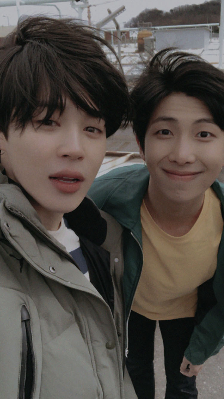 locksbangtan:    like or reblog if u save  