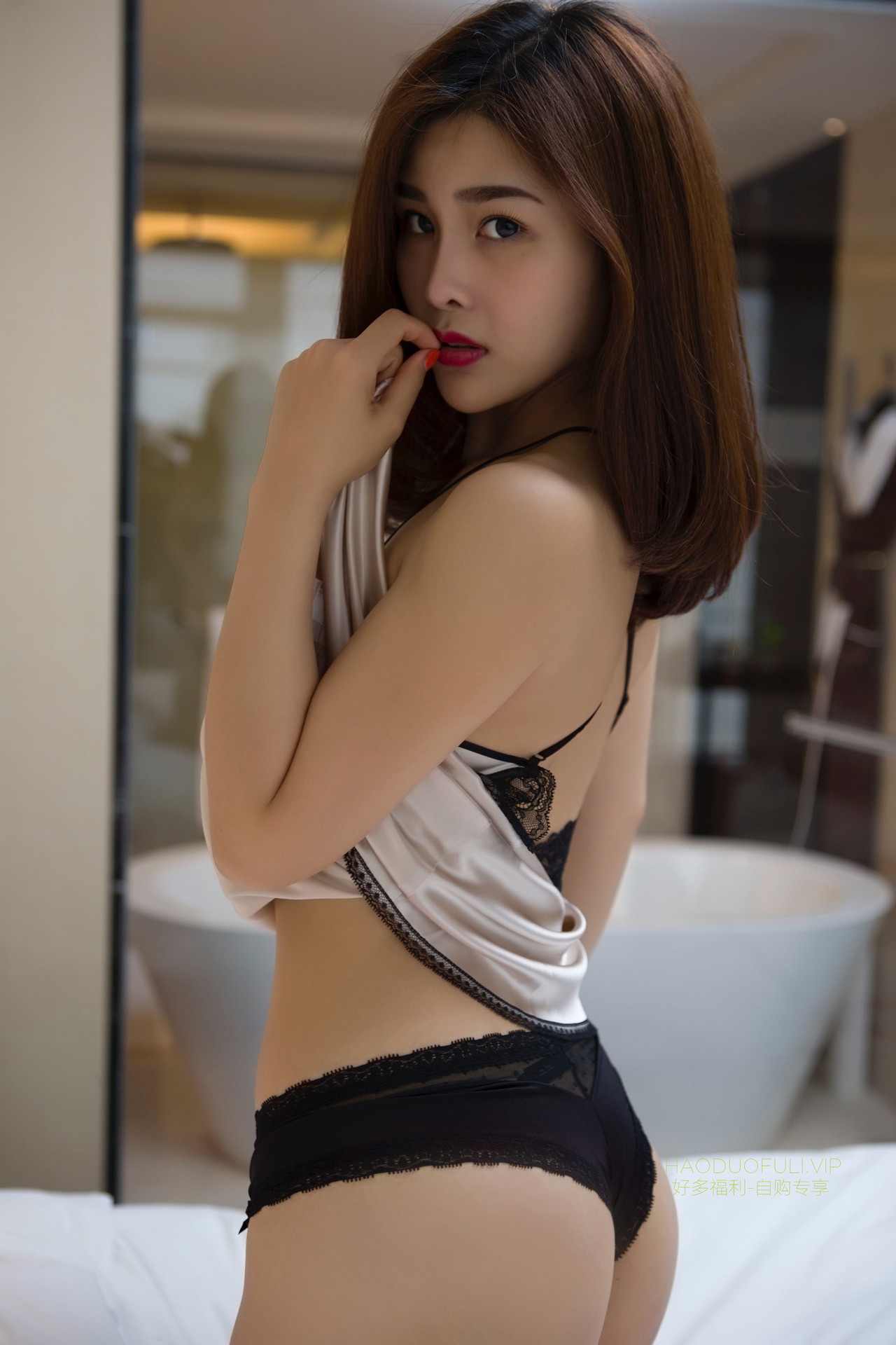 fuli-girl:  女神盼盼系列6同系列推荐1.闫盼盼 单手解Bra 上半部2