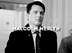 noone-seesyou-likeido: Arrow &amp; The Flash: Masked heroes &amp; villains.