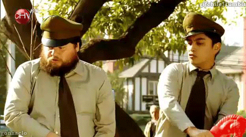 gifchile:  Buenos días, Buenas tardes seguidores de GifChile :) (son las 12:00,