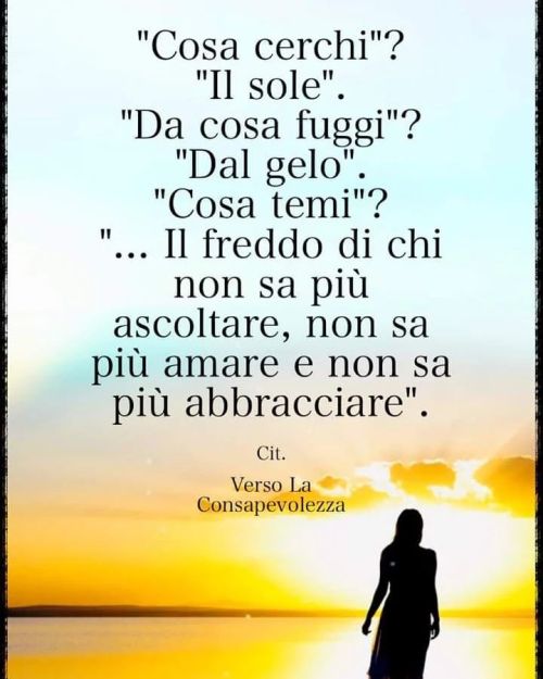 Non mettetemi accanto a chi si lamenta
senza mai alzare lo sguardo,
a chi non sa dire grazie,
a chi non sa accorgersi più di un tramonto.
Chiudo gli occhi, mi scosto di un passo.
Sono altro. Sono altrove.
(Alda...