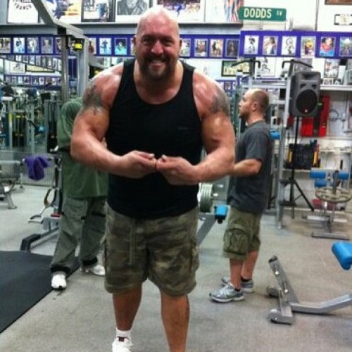 wwenate:  Holy shit Big Show. You got jacked!  WOW! O.O Damn Big Show! Looking good! ;)