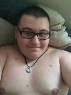 riddickthecub:I got a haircut yesterday and my boyfriend got me a selfie stick. Time for some fun.