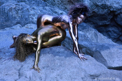 femalebodyfetish:  Metal and stone…Photo by Bert Kubik
