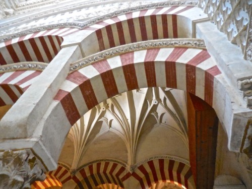 Arcos mudejar y góticos, Mezquita (catedral), Córdoba, 2016.