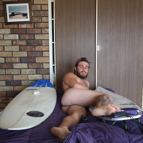 tapthatguy-x-version:  SURFER SLACKER FUCKER. 