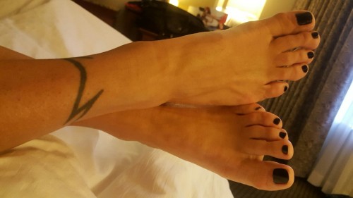 pipesrus:Naughty’s lovely feet. JJ