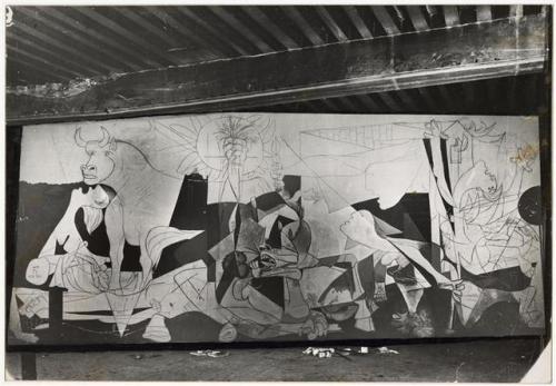 Dora Maar, Photos of  Pablo Picasso’s Guernica in progressExecuted in between May 4 and June 10, 193