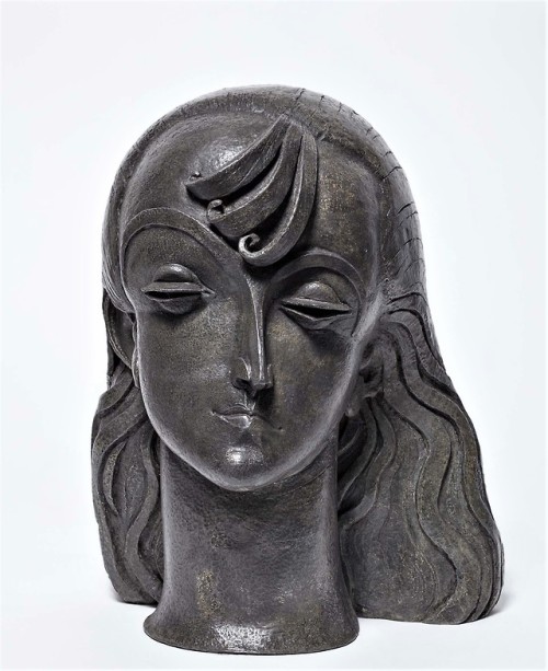 europeansculpture:Pablo Gargallo (1881 - 1934) - Jeune fille espagnole, 1921