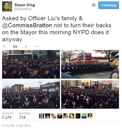 iwriteaboutfeminism:The NYPD again turn their backs on Mayor Bill de Blasio during an officer’