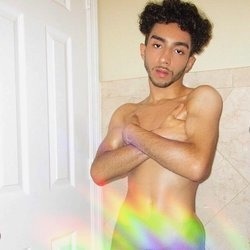 johnthottie:  johnthottie:  new vid alert 😍😍 up on my google drive now! 🙌🏼 hmu if you want access 💸💙  JAWNY CA$H