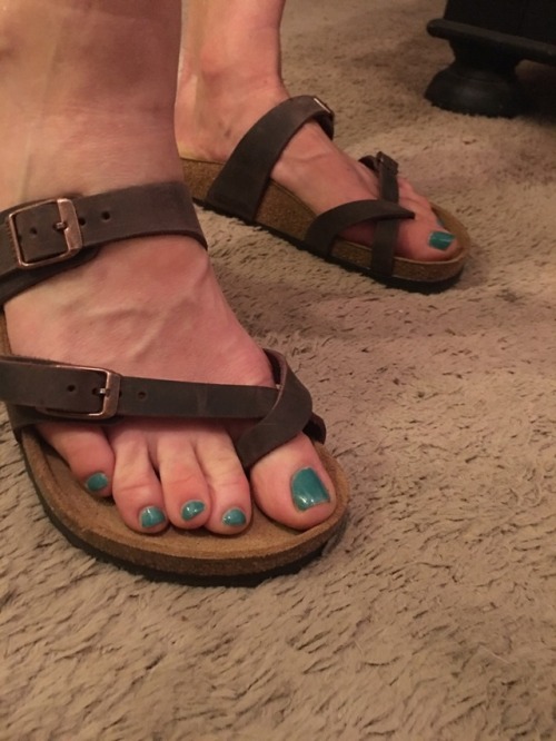 opentolife37: Love my new Birkenstocks! So my new henna tattoo didn’t dryHope you’re having a fun 