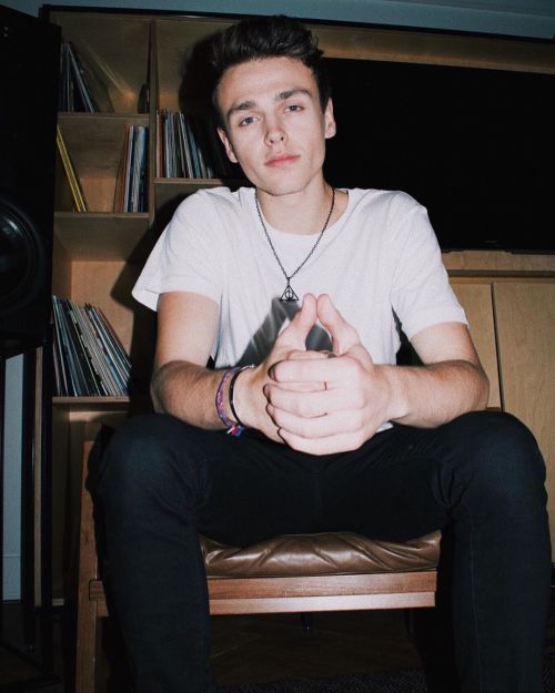 jonahmarais - went to our label in london and took the exact picture i took last year! tim