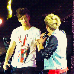 anarry-deactivated20150511:  Nouis during “More Than This” 