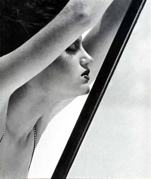 almavio:Peter Knapp, from the book Photos d’elles, Temps de pose, 1950-1990
